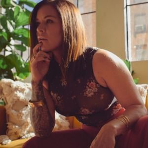 Meet your Posher, Yolanda